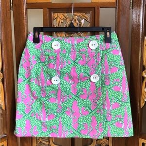 Lilly Pulitzer Giraffe Print Short Skirt Lined Double Button Pink & Green sz 0